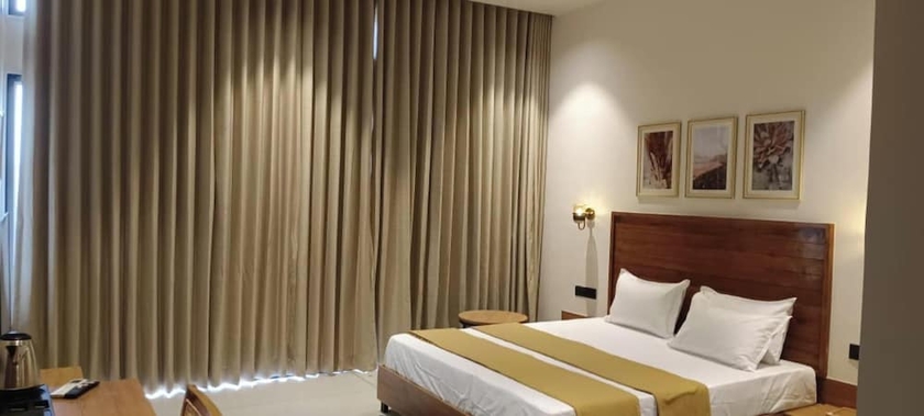 Imagen de la habitación del Hotel Rain Forest Gir Resort. Foto 12