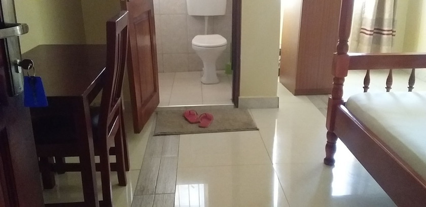 Imagen de la habitación del Hotel Rainbow Courts. Foto 13