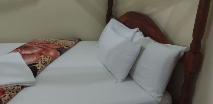 Imagen de la habitación del Hotel Rainbow Courts. Foto 17