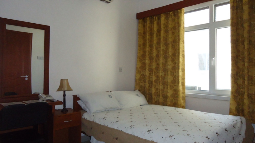 Imagen de la habitación del Hotel Rainbow. Foto 5