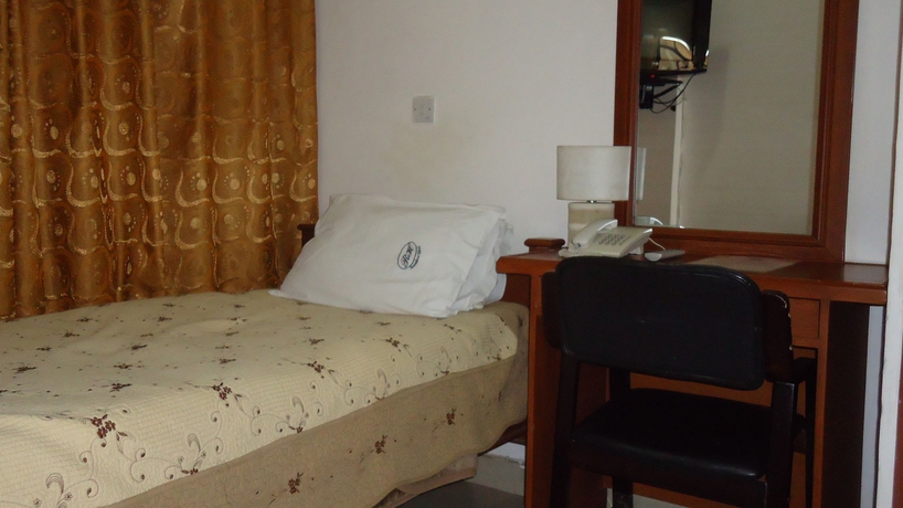 Imagen de la habitación del Hotel Rainbow. Foto 6