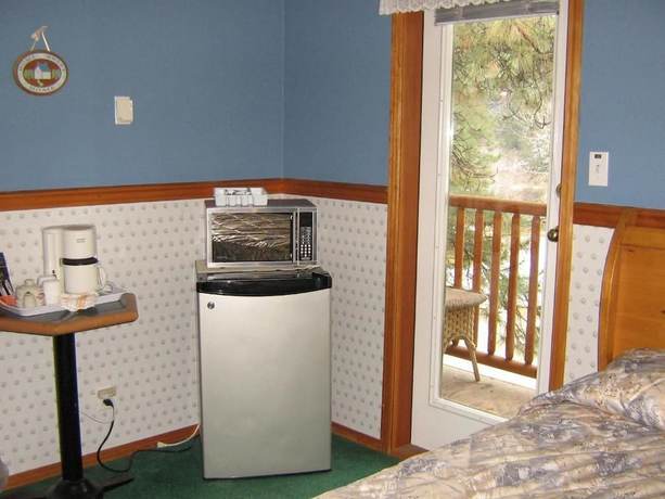 Imagen de la habitación del Hotel Rainbow Lake Castle Resort. Foto 10