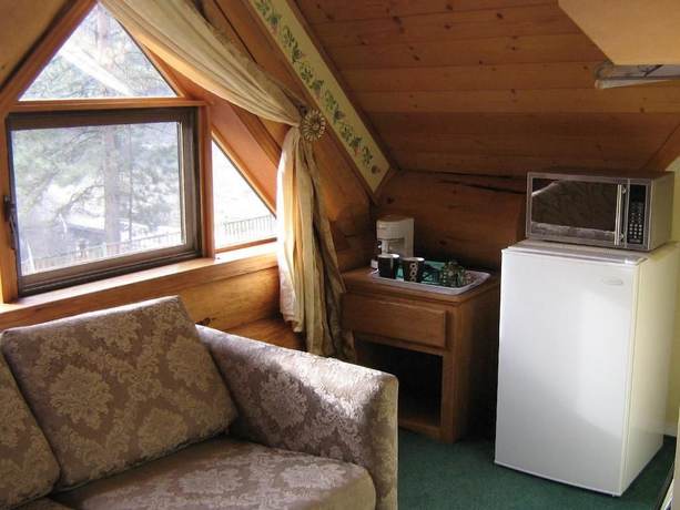 Imagen de la habitación del Hotel Rainbow Lake Castle Resort. Foto 12