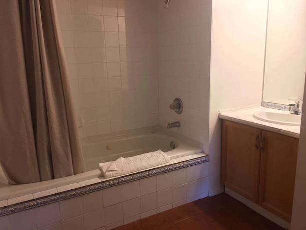 Imagen de la habitación del Hotel Rainbow Lake Castle Resort. Foto 16