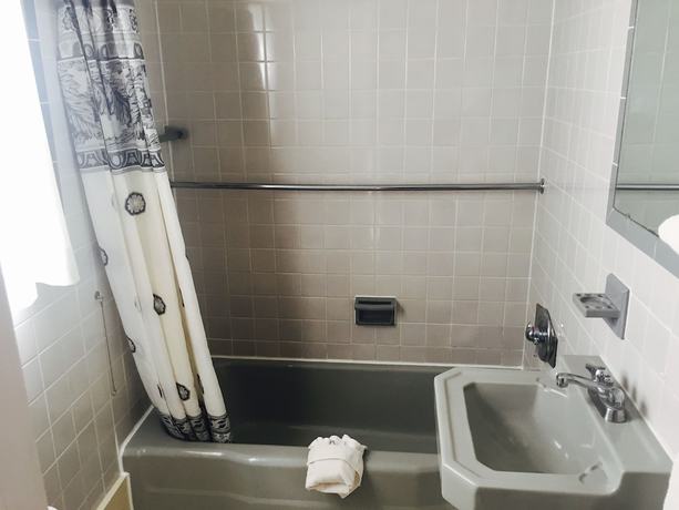Imagen de la habitación del Hotel Rainbow Motel, Mackinaw City. Foto 8