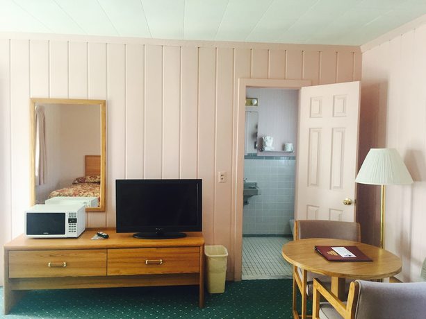 Imagen de la habitación del Hotel Rainbow Motel, Mackinaw City. Foto 11