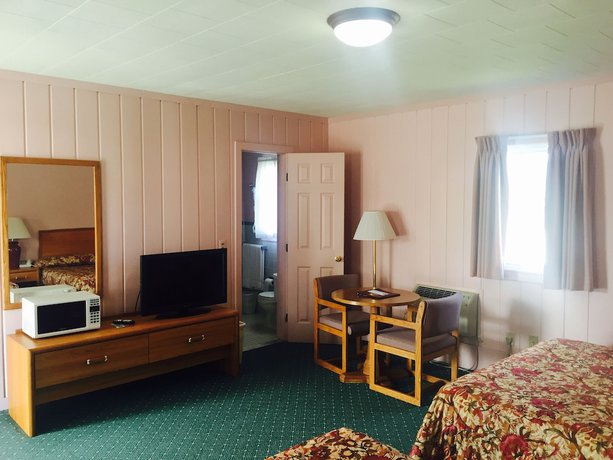 Imagen de la habitación del Hotel Rainbow Motel, Mackinaw City. Foto 13