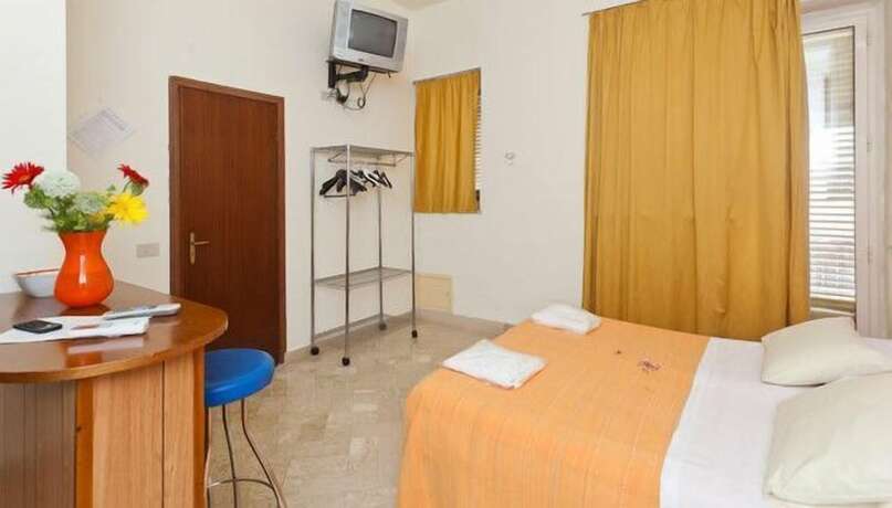 Imagen general del Hotel Rainbow, Palermo. Foto 5
