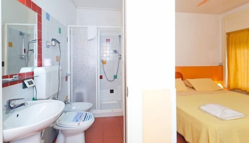 Imagen general del Hotel Rainbow, Palermo. Foto 9