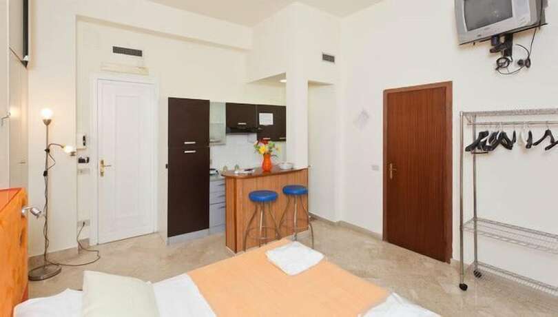 Imagen general del Hotel Rainbow, Palermo. Foto 13