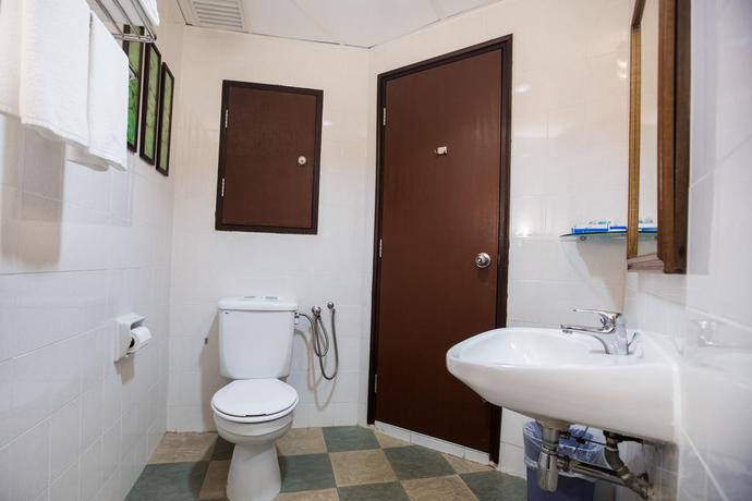 Imagen de la habitación del Hotel Rainbow Paradise Beach Resort. Foto 10