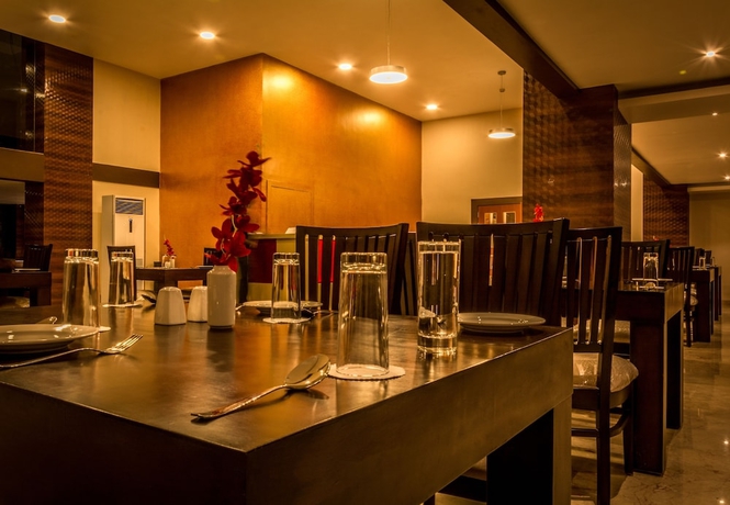 Imagen del bar/restaurante del Hotel Rainbow Regis. Foto 2