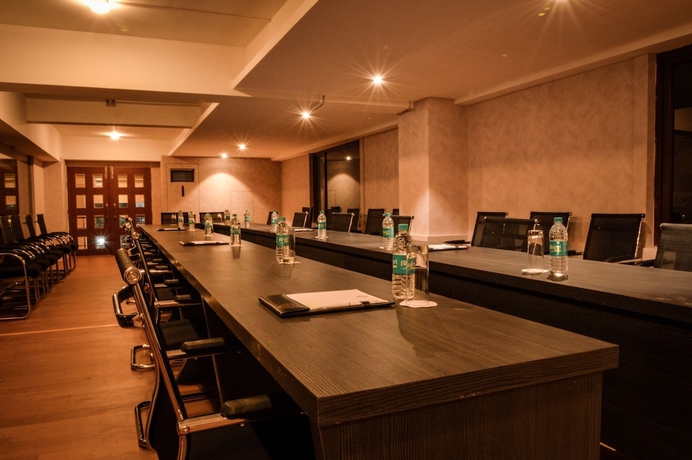 Imagen de los interiores del Hotel Rainbow Regis. Foto 13