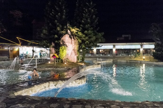 Imagen de la piscina del Hotel Rainbow Resort, Beinan. Foto 31