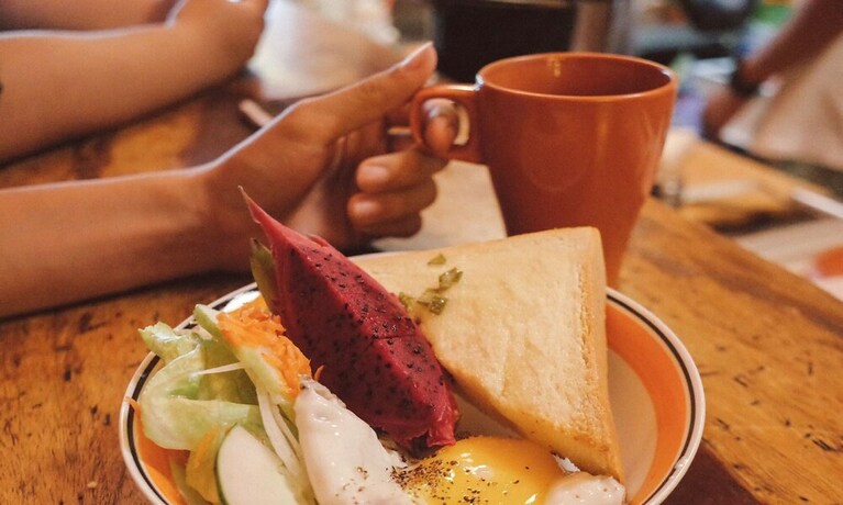 Imagen del bar/restaurante del Hotel Rainbow Wave Surfing Hostel. Foto 3