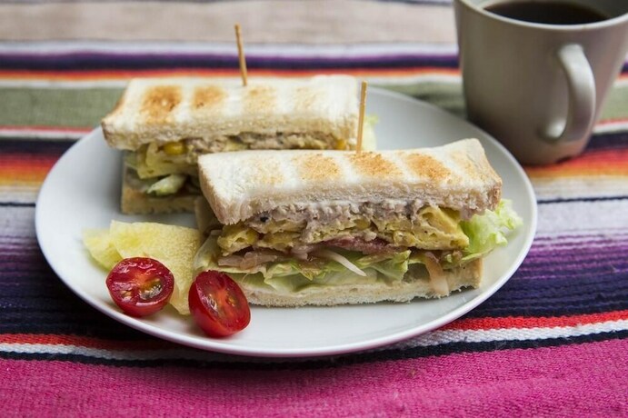 Imagen del bar/restaurante del Hotel Rainbow Wave Surfing Hostel. Foto 4