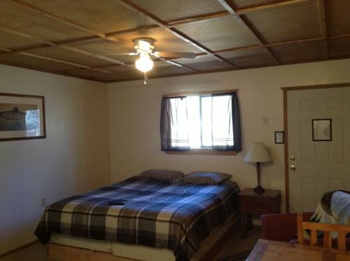 Imagen de la habitación del Hotel Rainbow's End Resort On Rainbow Lake. Foto 6