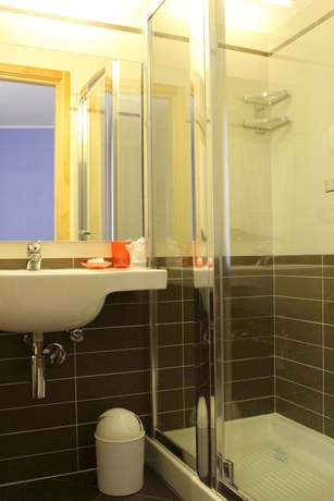Imagen de la habitación del Hotel Rainero. Foto 5