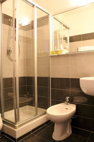 Imagen de la habitación del Hotel Rainero. Foto 7