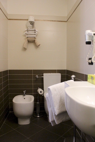 Imagen de la habitación del Hotel Rainero. Foto 9