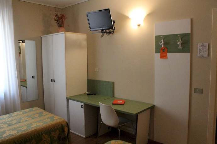 Imagen de la habitación del Hotel Rainero. Foto 11