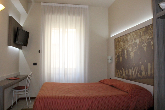 Imagen de la habitación del Hotel Rainero. Foto 14