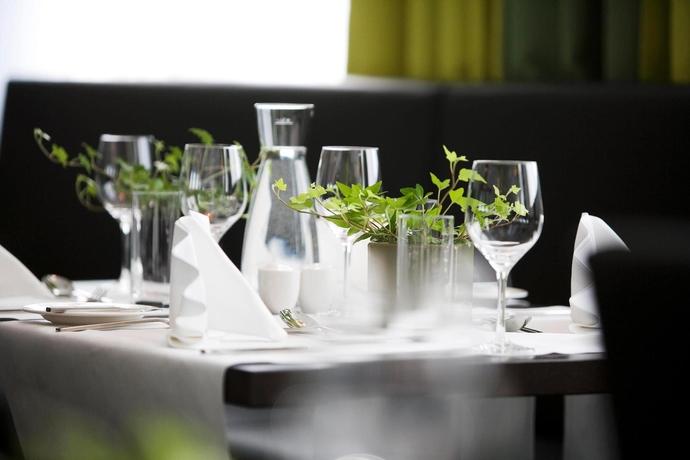 Imagen del bar/restaurante del Hotel Rainers. Foto 4