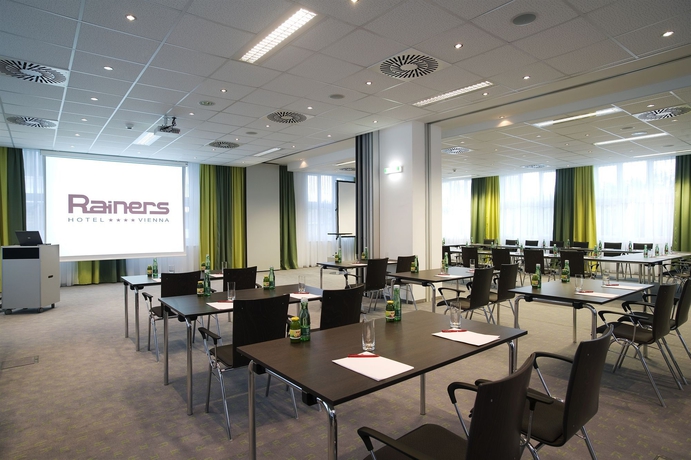 Imagen de los interiores del Hotel Rainers. Foto 13