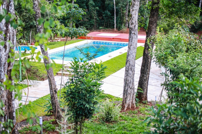 Imagen de la piscina del Hotel Rainforest and Cabañas. Foto 6