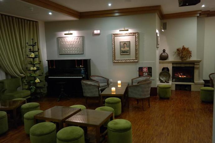 Imagen de los interiores del Hotel Rainha D. Amelia, Arts and Leisure. Foto 10