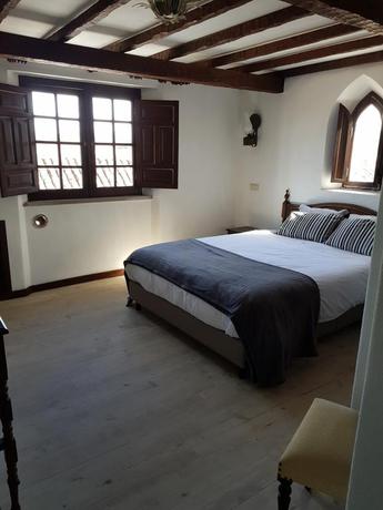 Imagen de la habitación del Hotel Rainha Santa Isabel, &Oacute;bidos. Foto 14