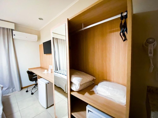 Imagen de la habitación del Hotel Rainha dos Ap&oacute;stolos. Foto 4