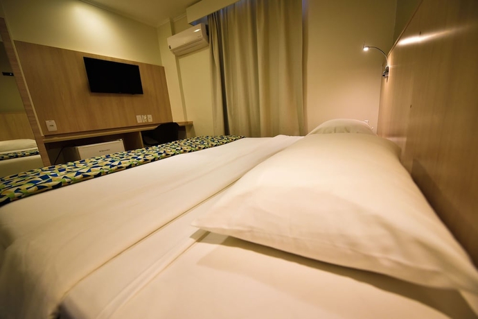 Imagen de la habitación del Hotel Rainha dos Ap&oacute;stolos. Foto 9