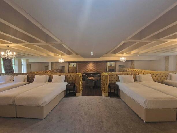 Imagen de la habitación del Hotel Rainhill Hall. Foto 13