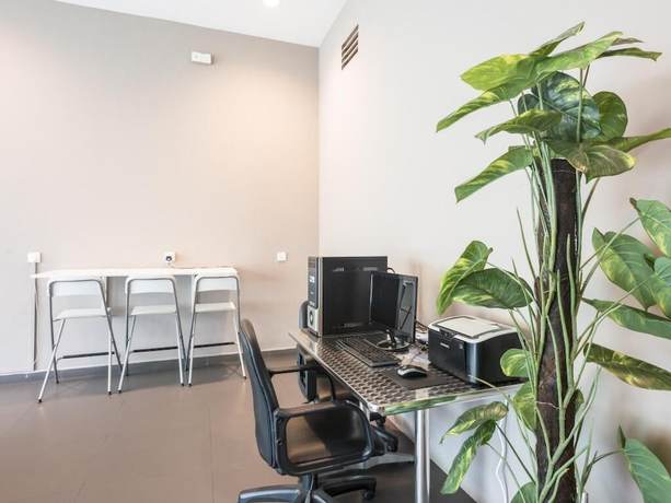 Imagen de los interiores del Hotel Raintree. Foto 17