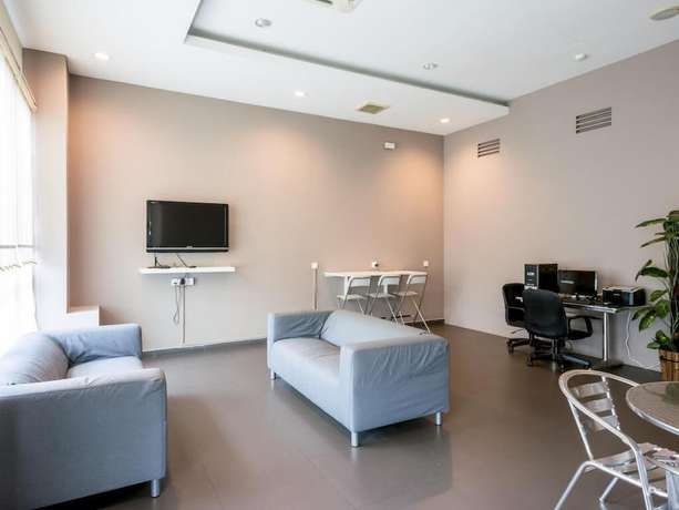 Imagen de los interiores del Hotel Raintree. Foto 18