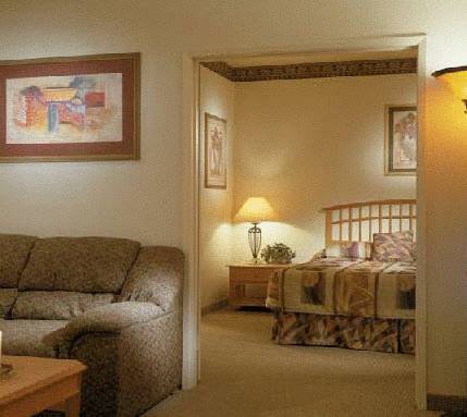 Imagen de la habitación del Hotel Raintree's Cimarron Golf Resort. Foto 6