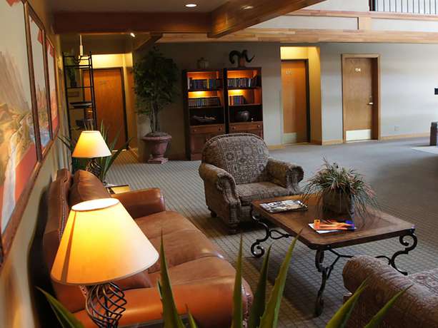 Imagen de los interiores del Hotel Raintree\'s Park Plaza Park City. Foto 16
