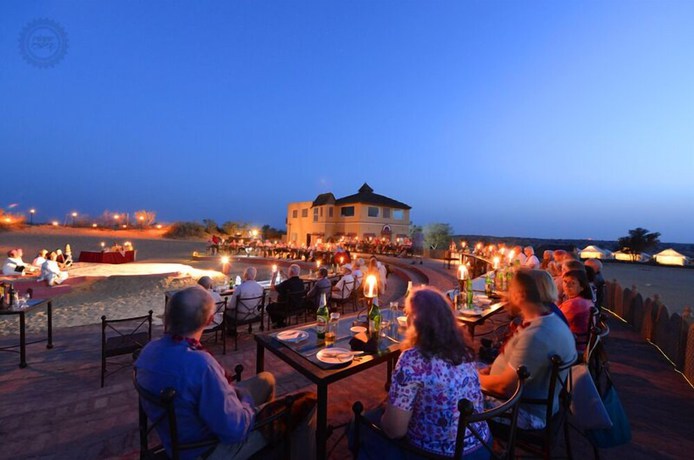 Imagen del bar/restaurante del Hotel Raisar Camp. Foto 4