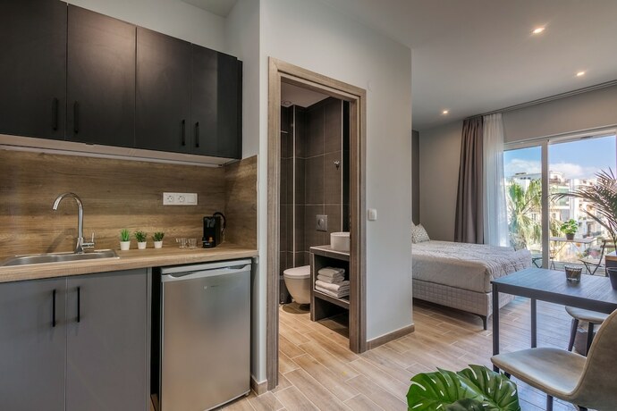 Imagen de la habitación del Hotel Raise Kornarou City Stay. Foto 18