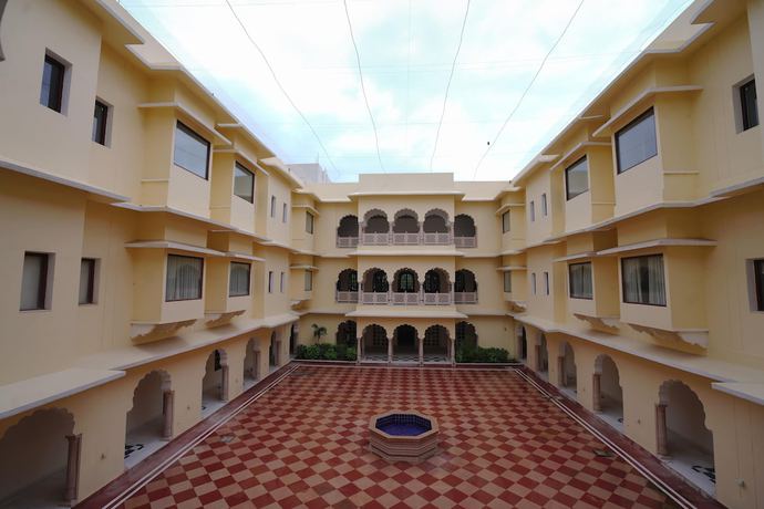 Imagen de los exteriores del Hotel Raj Bagh Palace. Foto 13
