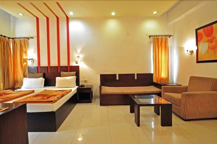 Imagen de la habitación del Hotel Raj Darbar, Amritsar. Foto 8