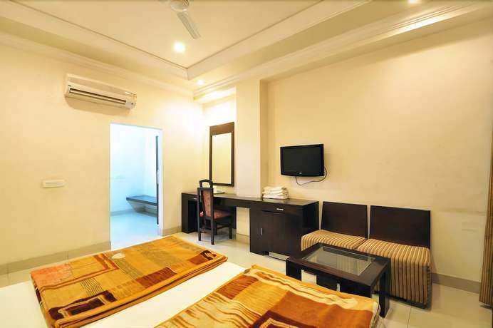 Imagen de la habitación del Hotel Raj Darbar, Amritsar. Foto 9