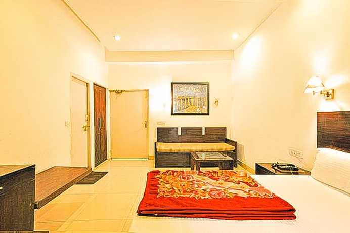 Imagen de la habitación del Hotel Raj Darbar, Amritsar. Foto 10
