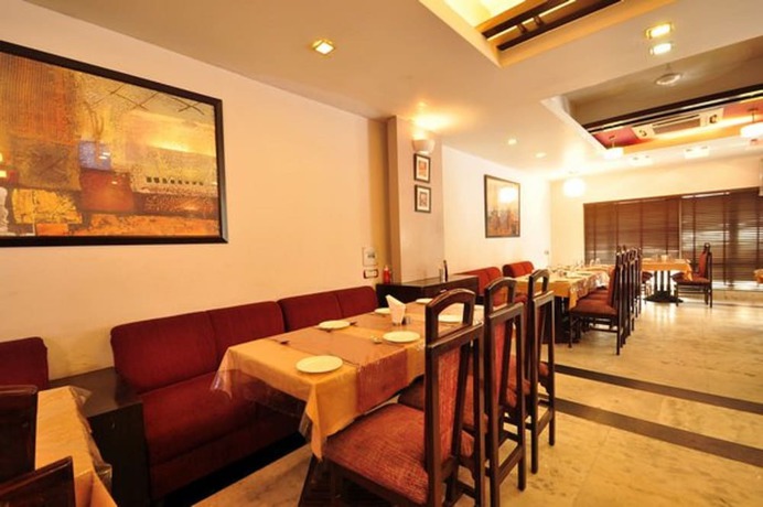 Imagen del bar/restaurante del Hotel Raj Darbar, Amritsar. Foto 4