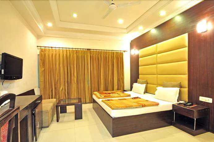 Imagen de la habitación del Hotel Raj Darbar, Amritsar. Foto 14