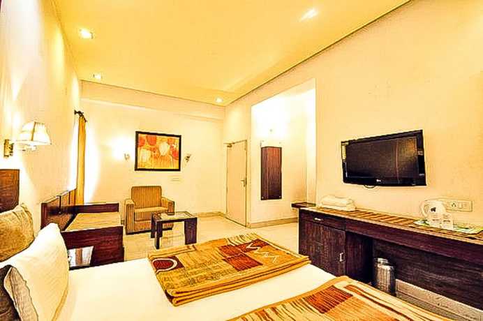 Imagen de la habitación del Hotel Raj Darbar, Amritsar. Foto 15