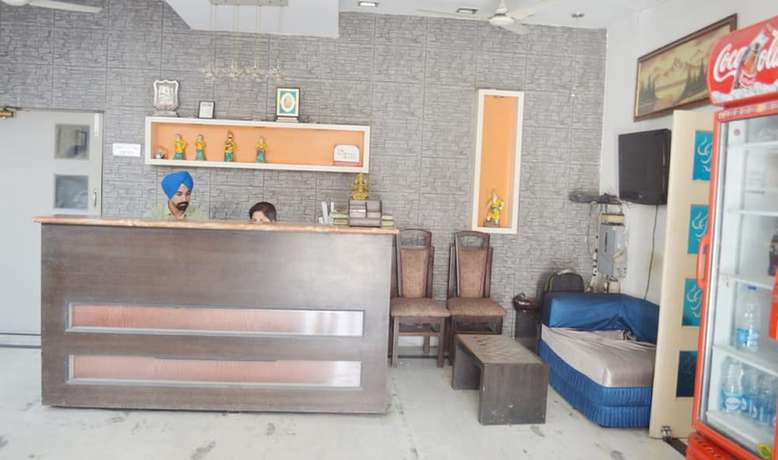 Imagen de los interiores del Hotel Raj Darbar, Amritsar. Foto 19