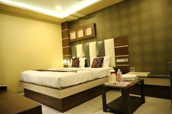 Imagen de la habitación del Hotel Raj Kamal Palace. Foto 11