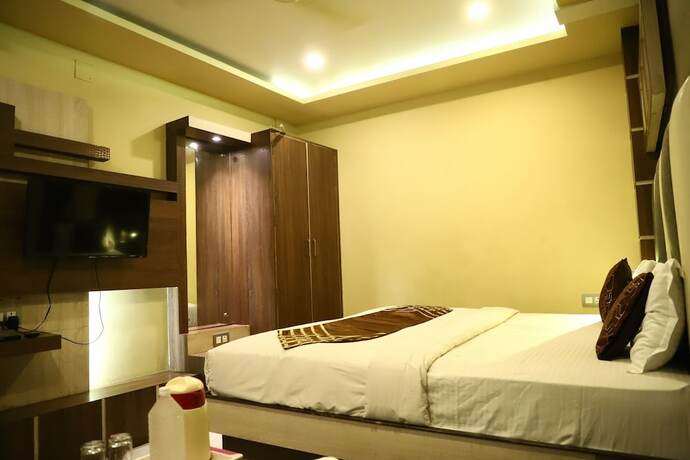Imagen de la habitación del Hotel Raj Kamal Palace. Foto 13
